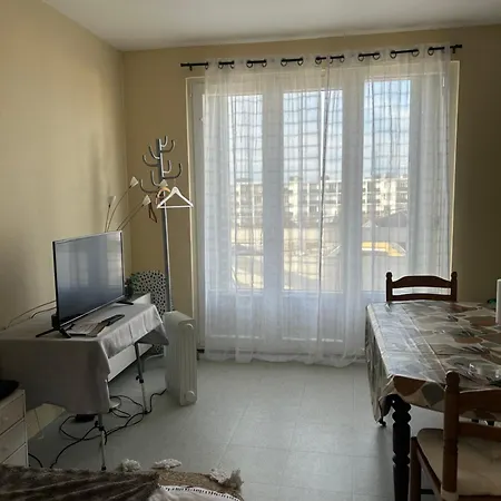 équipé Avec Balcon