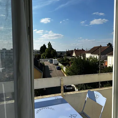 Equipe Avec Balcon Apartment *